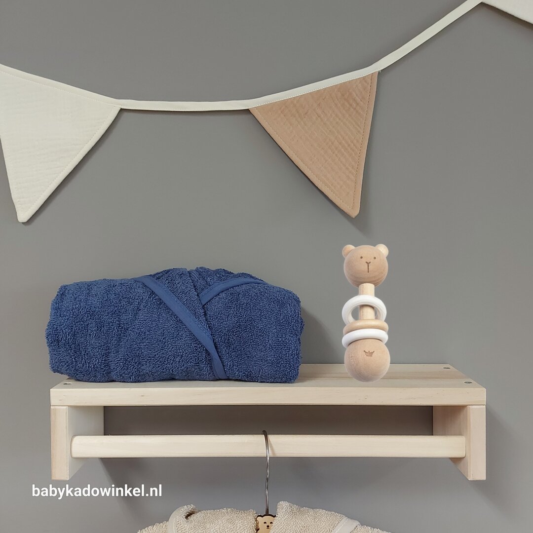 Badjasje met rammelaar Wooden Bear