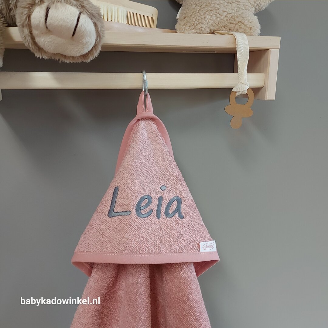 Badcape Stone Pink met naam Leia