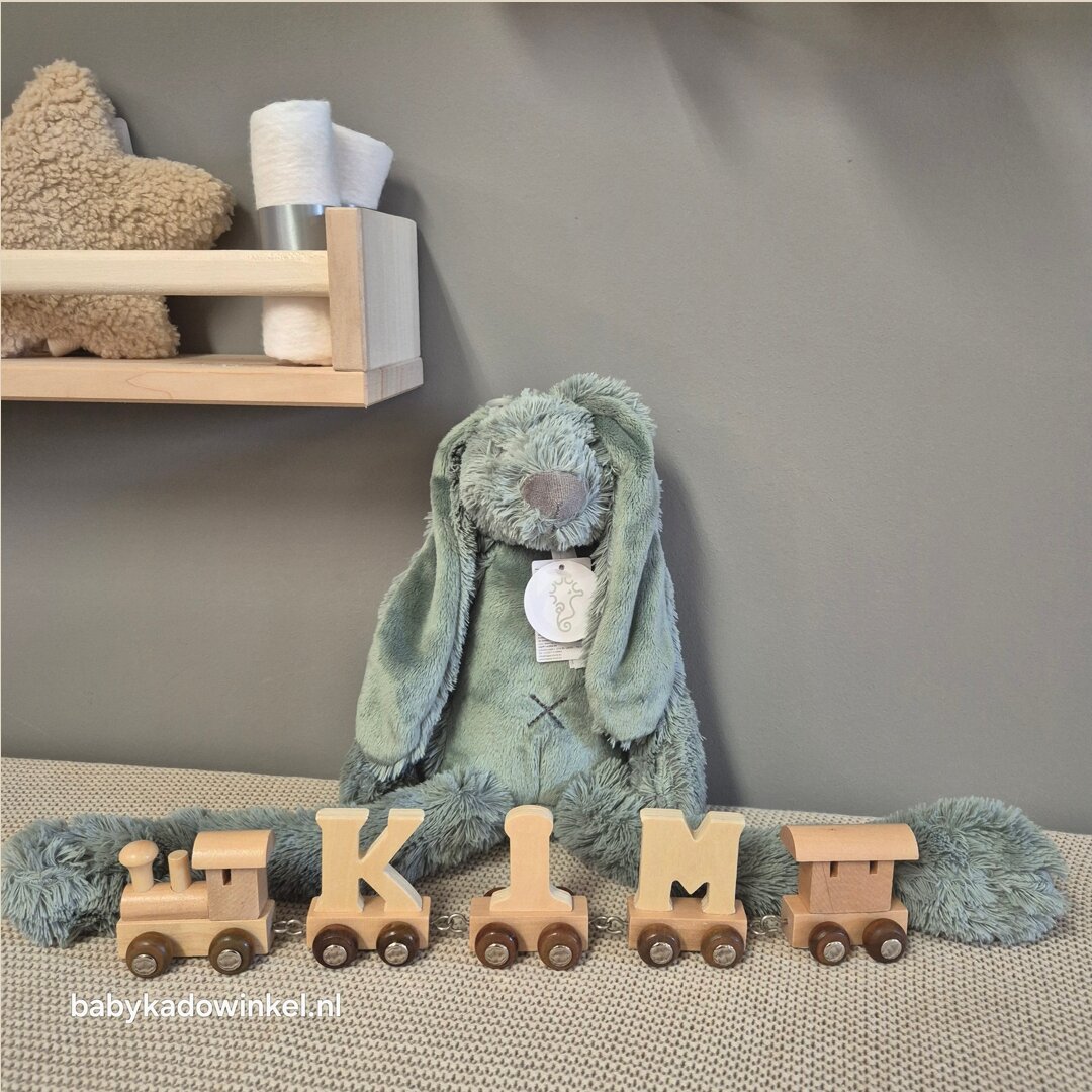 Houten naamtreintje met Knuffel Rabbit Richie