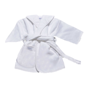 Witte badjas voor baby's met strikceintuur en kraag op witte achtergrond